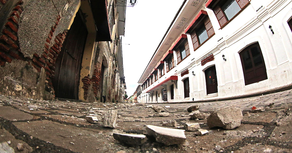 When My Earth Quakes L fe The Philippine Star